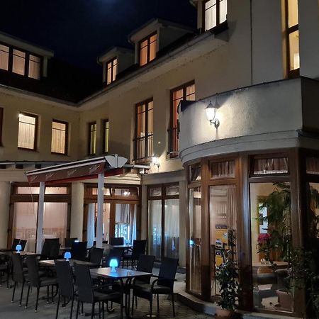 Hotel Patonai Fertőd Exterior foto